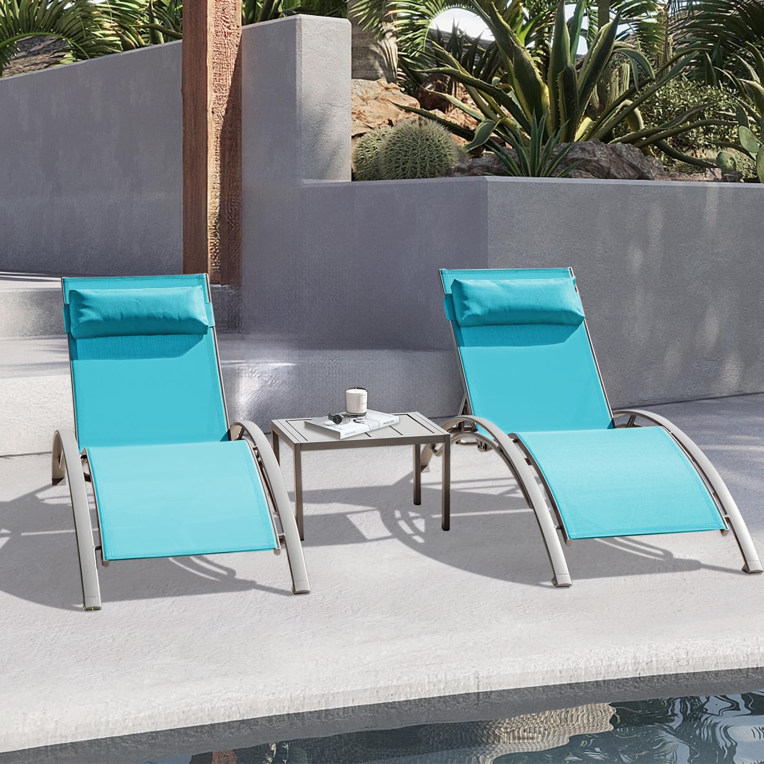 Deck Chair Lounger - ชุดเก้าอี้พักผ่อนกลางแจ้งอลูมิเนียมปรับระดับได้ พร้อมโต๊ะข้างโลหะ สำหรับทุกสภาพอากาศ เหมาะสำหรับพื้นที่ริมสระน้ำหรือสนามหญ้า ผลิตจากผ้าเท็กซ์ทีลีน สามารถปรับแต่งได้