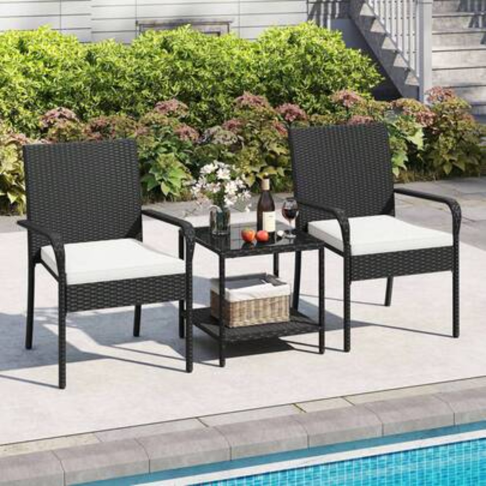 Outdoor Furniture Plus - ชุดเฟอร์นิเจอร์ลานบ้าน 3 ชิ้น เก้าอี้และโต๊ะสำหรับนั่งพูดคุยกลางแจ้งพร้อมเบาะรองนั่ง ชุดโซฟาหวายสไตล์โมเดิร์นสำหรับสวน ระเบียง